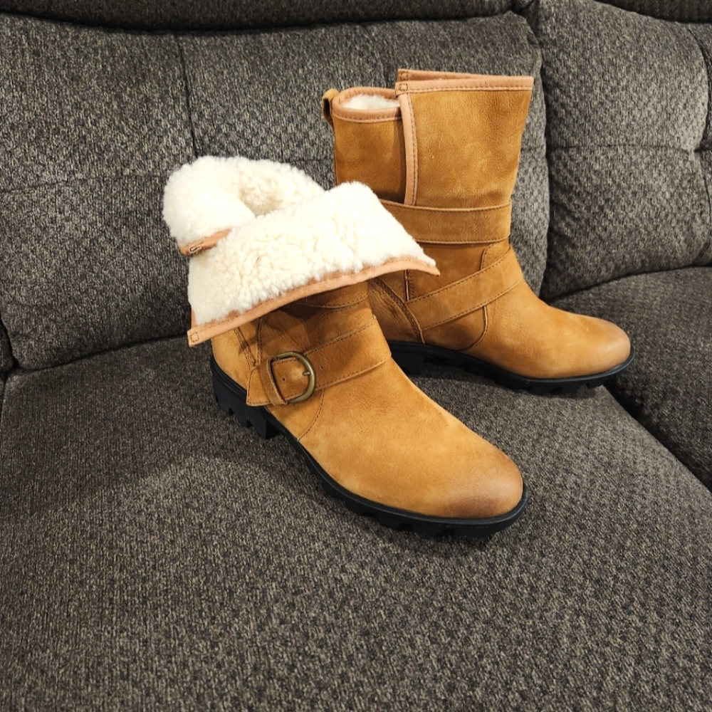 SOREL moto boots